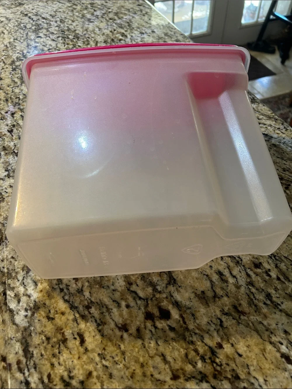 Rubbermaid Clear 21 Cups Storage Container with Pink Flip-Top Lid